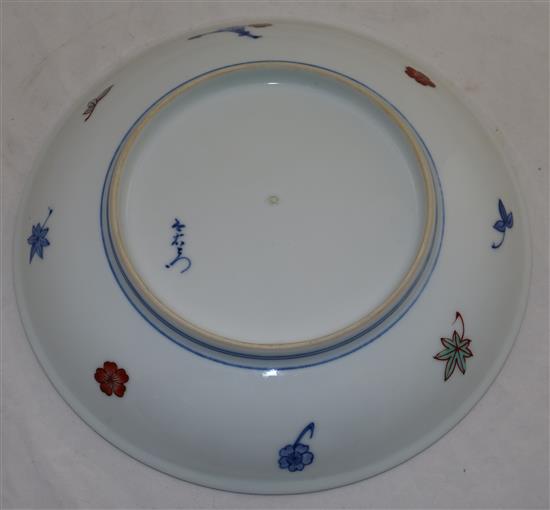 A Japanese Nabeshima style dish, signed Imaizumi Imaemon, 19th/20th century, 24.5cm